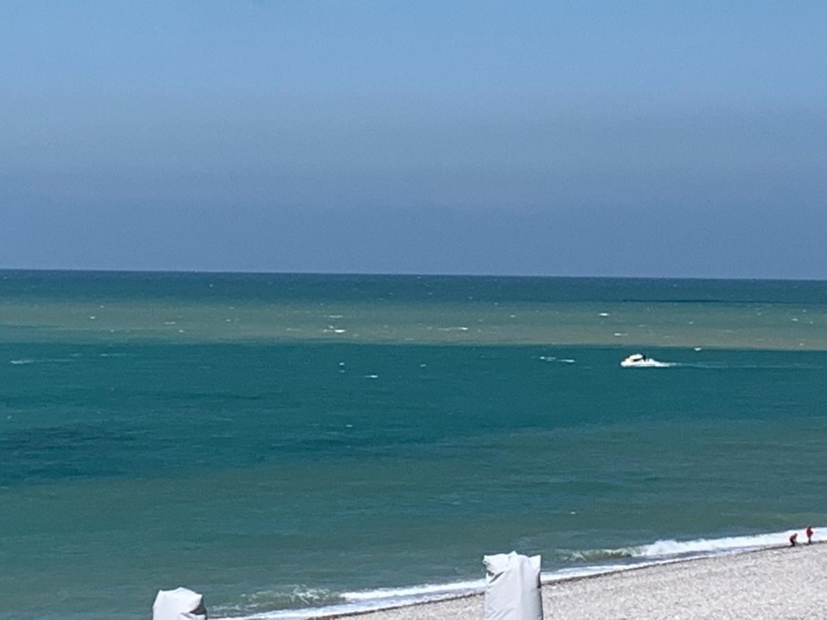 Le poséidon, gîte EXCEPTIONNEL face à la mer avec spa, terrasse, 4 chambres UN VRAI COUP DE COEUR Fécamp Extérieur photo