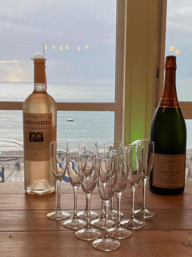 Le poséidon, gîte EXCEPTIONNEL face à la mer avec spa, terrasse, 4 chambres UN VRAI COUP DE COEUR Fécamp Extérieur photo